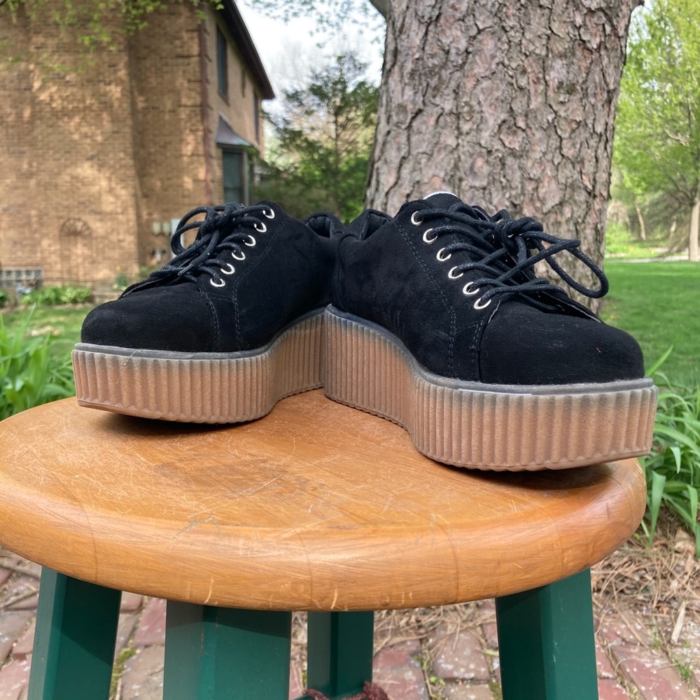 Platform Creeper | Black + Gum Sole Sneakers 8